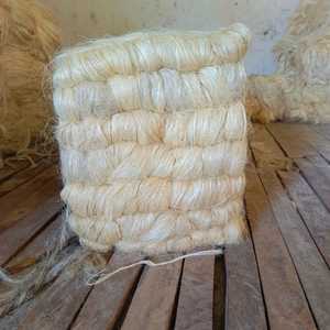 Fibra de Sisal al por Mayor que Ofrece una Resistencia Confiable y una Textura Natural para la Fabricación de Cuerdas, Agricultura y Artesanías - Product Image 1