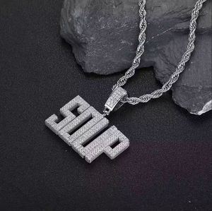 Eyes Blings Hip Hop Luxury Iced Out Letter QIKU&SOUP Colgante de Nombre Personalizado con Letra Mayúscula Cuadrada Moissanita Plata de Ley 925 - Product Image 4