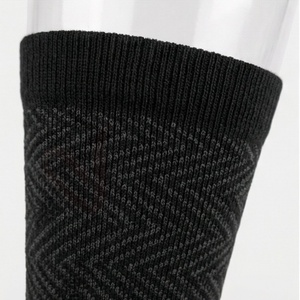 Chaussettes pour hommes à motif géométrique, tricotées, respirantes, en spandex et polyester, pour un usage quotidien en automne, style classique - Product Image 4
