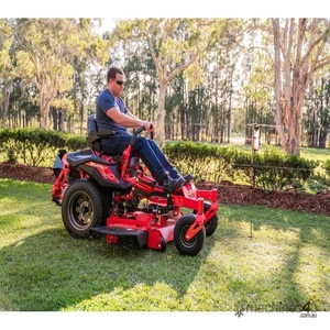 สัมผัสประสบการณ์การใช้งานเครื่องตัดหญ้าแบบยืนขับ Gravely Pro Stance 52 Zero Turn ที่ออกแบบมาเพื่อการดูแลสนามหญ้าเชิงพาณิชย์ ให้พลังแรง ตัดได้อย่างราบรื่นและแม่นยำ - Product Image 3