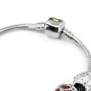   Bracelet Étoile Argentée pour Femme – Bijou Tendance et Élégant en Argent avec Motif Étoile – Accessoire de Poignet Stylé – Qualité Supérieure pour Sororité - Product Image 3