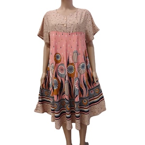 Klok 11 Robe d'été florale Méthode de tissage non tissé confortable en tissu de qualité supérieure pour se détendre à la maison - Product Image 1