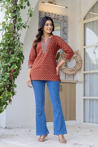 Women Print Ethnic Cotton <b>Kurti</b> Top - Product Image 3