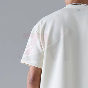 เสื้อยืดโอเวอร์ไซส์สีขาวล้วนสำหรับผู้ชาย พิมพ์ลายกุหลาบสีดำด้านหน้า ผ้าฝ้าย 100% สไตล์สตรีทแวร์ลำลอง ทรงหลวม พิมพ์ลายกราฟิก ขายส่งสำหรับฤดูร้อน - Product Image 3
