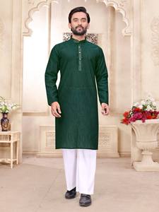 Ensemble de vêtements traditionnels pour couple comprenant un kurta en lin pour homme et un sari ethnique pour femme - Product Image 2