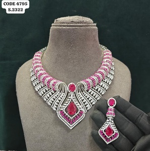 Magnifique ensemble collier et boucles d'oreilles de mariée AD, parure de collier statement en diamants américains de style royal, fournisseur de bijoux pour réceptions de mariage - Product Image 6