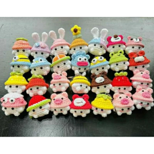 Llavero de lana con diseño de cerdito tejido, estilo clásico y cambio de color, mini muñeco de hilo suave, colgante para bolso, precio de fábrica, hecho en Vietnam - Product Image 2