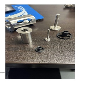 Pièces usinées de précision sur mesure en acier inoxydable, usinées par CNC et VMC, avec solutions de perçage avancées - Product Image 6