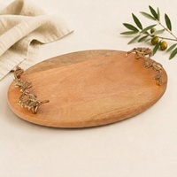 Plateau de service ovale moderne en bois artisanal, écologique, personnalisable, de luxe, avec poignées décoratives en feuille d'or, idéal pour les mariages