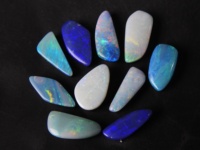 Opale Naturelle Fantaisie Australienne Doublette Multi-Éclats de Feu Certifiée 15 Carats Lot de 10 Pièces 11 à 12 MM de Longueur Environ, Vente en Gros