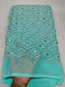 Sari de georgette sintética premium con bordado de espejo, ropa de fiesta con bordados elaborados, ropa étnica de diseñador para bodas y festividades, proveedor mayorista. - Product Image 2