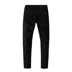 กางเกงยีนส์ผู้ชายทรงดินสอ ผ้าฝ้ายแห้งเร็ว เป็นมิตรกับสิ่งแวดล้อม น้ำหนักเบา ซักแล้ว ระบายอากาศได้ดี เหมาะสำหรับฤดูหนาว รับผลิตตามแบบ OEM - Product Image 2