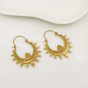 Boucles d'oreilles créoles en laiton plaqué or, tendance, unisexe, cadeau, pièce de mode affirmée - Product Image 2