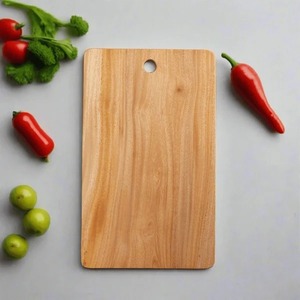 Planche à découper en bois naturel, forme rectangulaire, épaisseur 1,5 cm, écologique, passe au lave-vaisselle - Product Image 1