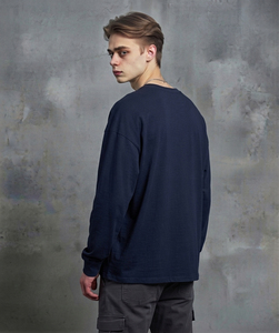 เสื้อยืดโอเวอร์ไซส์แขนยาวสไตล์สตรีทสำหรับผู้ชาย เสื้อยืดคัสตอมโอเวอร์ไซส์ทรงหลวมไหล่ตก คุณภาพสูง ผ้าฝ้าย 100% เสื้อยืดกีฬาสำหรับผู้ชาย - Product Image 5