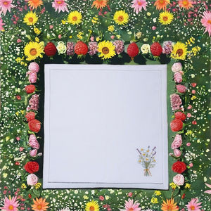 Lino natural suave y duradero con bordado de manzanilla, que aporta una belleza tranquila a cenas íntimas, eventos y interiores serenos. - Product Image 2