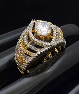 Bague de cocktail géométrique plaquée or avec zircone cubique sertie pavé, style glamour pour femme, mariage et fiançailles - Product Image 2