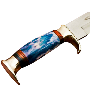 Cuchillo Bowie Hecho a Mano con Hoja de Acero Pulido Plateado, Mango Azul y Blanco, Guardacuchillo Dorado, Cuchillos de Caza Personalizados de Hoja Fija para Exteriores - Product Image 6