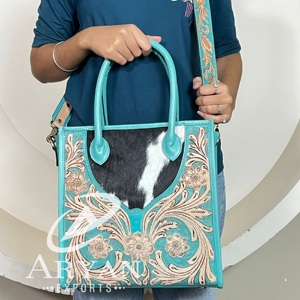 Nuevo Bolso Tote de Cuero Genuino Hecho a Mano, Elegante y Personalizado, de Alta Calidad para Mujer, con Asa de Pelo de Vaca, para Llevar al Hombro o Cruzado - Product Image 1