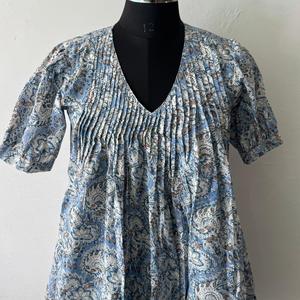 Vestido Corto de Verano para Mujer, 100% Algodón, Estampado Floral a Mano, Estilo Boho, Holgado, con Pliegues, Tejido Transpirable, Hecho a Mano - Product Image 4