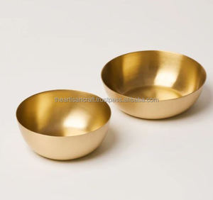 Juego de 2 Cuencos de Latón Pulido Hechos a Mano de la Mejor Calidad para Fiestas - Hermoso Diseño de Artesanía - Product Image 1