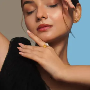 Bague de fiançailles solitaire ovale East West en diamant de laboratoire certifié IGI, clarté VVS-VS, avec tige Euro, éclat parfait. - Product Image 6