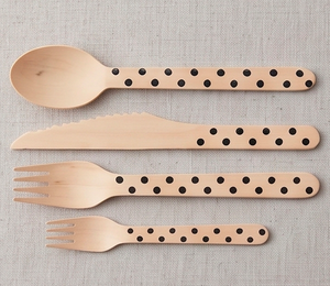 Ensemble de couverts en bois avec points noirs, finition mate, design minimaliste pour ustensiles de camping, cuillère, couteau, fourchettes - Product Image 1
