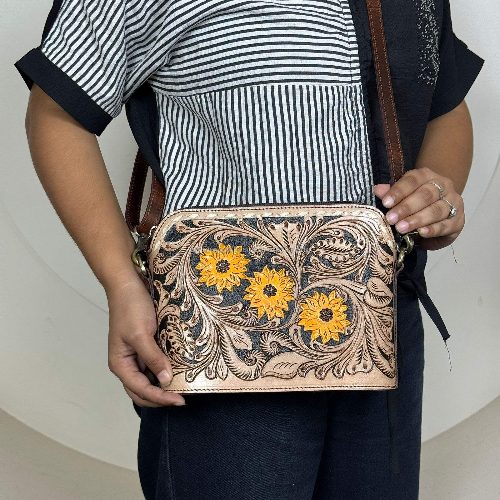 สีน้ำตาล