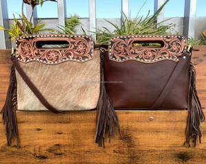 Bolso bandolera de cuero genuino con flecos hechos a mano a precios al por mayor de fabricante para bolsos de mano con asa superior de piel de vaca para mujer - Product Image 4