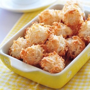 Unsweetened Desiccated <b>Coconut</b> <b>Flakes</b> for Premium Cream Decoration Pastry Topping 2 Layer Kraft Bag Natural White Factory - Product Image 1