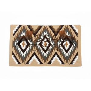 Couvertures de selle western surdimensionnées 34x42, 100% laine de Nouvelle-Zélande, personnalisables pour l'équitation sportive et les compétitions. - Product Image 4