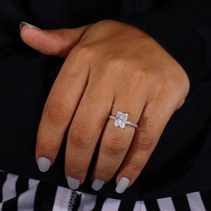 IGI Citified Radiant Cut Lab Grown Diamond Anillo de compromiso Pave Setting para regalo de fiesta de aniversario de boda para anillo de promesa - Product Image 4