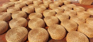 Cojín de jacinto de agua estilo boho, puf redondo grueso para mesa de soporte de plantas en maceta, casa rústica tipo cabaña - Product Image 3