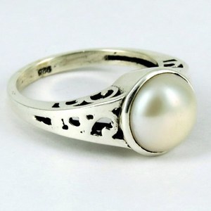 Anillos de Perlas Blancas Plateadas con Estilo Bohemio y Engaste de Bisel, Diseño para Parejas, Venta Directa de Fábrica Certificada, Joyería de Moda - Product Image 1