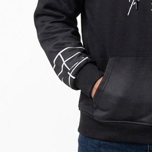 Sweat-shirt à capuche noir pour homme avec logo personnalisé, imprimé toile d'araignée blanche, en coton tricoté, décontracté, pour l'automne, avec poche avant pour logo - Product Image 6