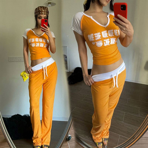ชุดเสื้อยืดคอวีและกางเกงขาบานสำหรับผู้หญิง สไตล์ลำลอง Y2K รับผลิตตามแบบ (OEM) ขายส่ง - Product Image 2
