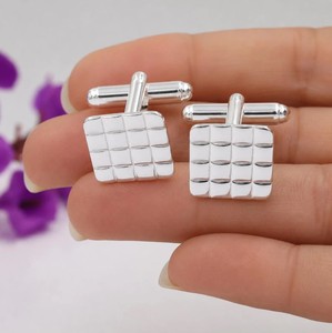 Gemelos Rectangulares de Plata de Ley 925 de 8 Gramos con Diseño a Cuadros, Hechos a Mano, de Lujo, para Hombre, de Shama Gems Jewels, Ideales para Bodas y Eventos Formales - Product Image 1
