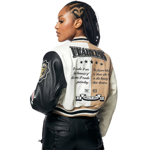 Blouson Bomber Court Personnalisé pour Femme, Style Universitaire, avec Broderie de Patchs, en Tissu Tricoté en Laine, Motif Imprimé - Tan Blanc Streetwear OEM - Product Image 3