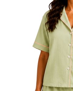 Ensemble de pyjama pour femme personnalisé vert clair, manches courtes, boutonné, vêtements de nuit doux et respirants, vêtements de détente décontractés pour l'été - Product Image 3