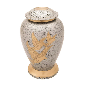 Urnes funéraires artisanales en émail blanc nacré pour cendres humaines, taille adulte, urne funéraire en laiton blanc avec papillon assorti - Product Image 5