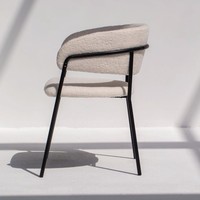 Chaise de salle à manger Vandana Zentrix Prime Boucle avec un design ergonomique moderne et un confort premium