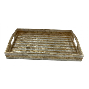 Plateau de rangement artisanal éco-responsable en rotin et nacre, design bohème vintage pour une utilisation multifonctionnelle - Product Image 1