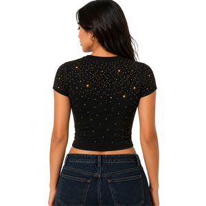 Camiseta de mujer de estilo juvenil con pedrería de moda, diseño personalizado con pedrería en toda la prenda, OEM, versátil, informal, para verano. - Product Image 2