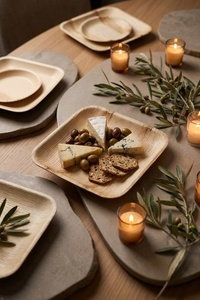 Assiettes carrées en feuilles de palmier naturelles, vaisselle jetable écologique, 7 pouces, assiettes carrées en feuilles d'areca pour les collations, les desserts, les fêtes - Product Image 1