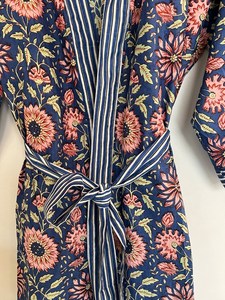 Bata Kimono de Algodón 100% Tejido para Mujer con Estampado Digital de Dibujos Animados, Camisón de Verano Hecho a Mano ODM con Cuello en V y Cintura Elástica de Longitud Completa - Product Image 2