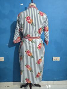 Robes Kimono en Coton Gris à Imprimé Fruits, Magnifiques Robes de Demoiselle d'Honneur Kimono, Peignoirs Faits Main à Imprimé Bloc pour Femmes, Cadeau Kimono - Product Image 6