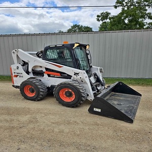 Chargeuse compacte Bobcat S770 fiable avec une construction robuste, un moteur puissant et une hydraulique performante - Product Image 1