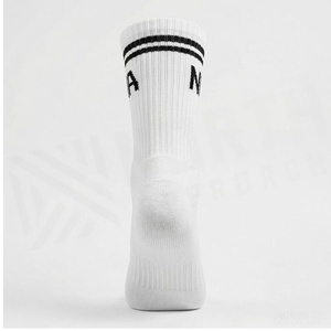 Chaussettes blanches à rayures noires et logo lettre, en coton respirant, pour le basketball, adultes, été - Product Image 2