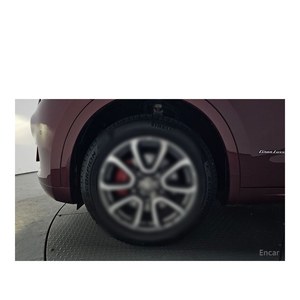 มาเซราติ เลวานเต้ ปี 2018/12 เครื่องยนต์ดีเซล 3.0 ขับเคลื่อนสี่ล้อ รุ่น GranLusso ระยะทาง 121,391 กม. เกียร์อัตโนมัติ พวงมาลัยซ้าย เบาะหนัง กล้องมองหลัง - Product Image 4