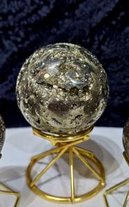 Sphère de Pyrite Naturelle du Pérou de Qualité Supérieure pour Décoration Intérieure, Énergie de Prospérité et Affichage Feng Shui – Disponible Mondialement - Product Image 3